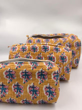 Load image into Gallery viewer, Toiletry bag
