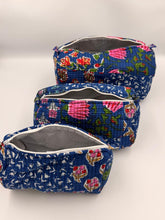 Load image into Gallery viewer, Toiletry bag
