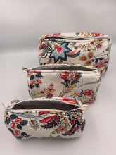 Load image into Gallery viewer, Toiletry bag
