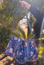 Load image into Gallery viewer, Weekend bag
