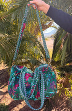 Load image into Gallery viewer, Weekend bag

