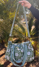 Load image into Gallery viewer, Weekend bag
